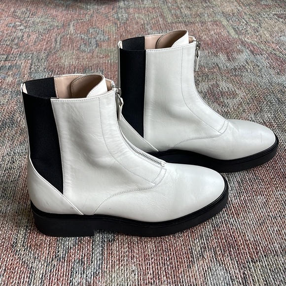 STUART WEITZMAN Lodge Zip Leather Bootie in White - Picture 3 of 9
